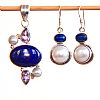 Lapis lazuli, ametist, pärlor smycke set hänge och örhängen i .925 silver

Vacker kunglig lapis lazuli med andlig ametist och pärlor som förskönar.

Det sägs att Lapis lazuli har existerat sedan tidernas begynnelse, att den hjälper oss att finna