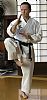 En exklusiv karategi i ett tyg som har utvecklats av japanska specialister. Tyget ger en mjuk och behaglig knsla. Skrningen r strikt traditionell med lng jacka, korta ben och korta rmar. Byxa med snrning i midjan.

Lmplig fr avancerad, tvling, karate.

