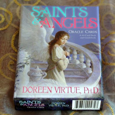Saints And Angels Oracle Cards, 44-Card Deck And Guidebook av Doreen Virtue