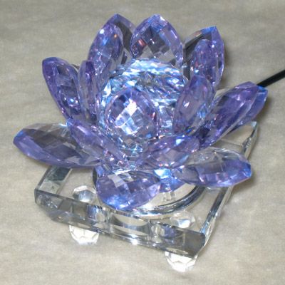 Lotusblomma kristallglas 10cm med ljusbox i fasetterat glas inklusive adapter, vit ljus 7x7 cm