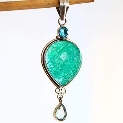 Smaragd med topas smycke hnge i .925 silver 6 cm