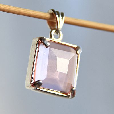 55 karat rosa kvarts smycke hnge .925 silverplterat 3,1 cm